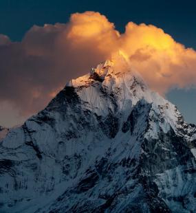 Mount Everest evening sky 